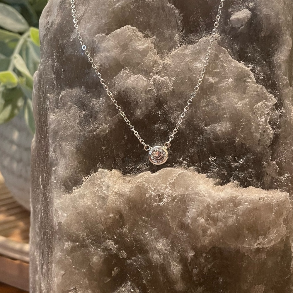 NWOT Crystal Pendant